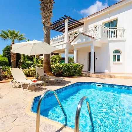 Villa Queens Paradise 6 *