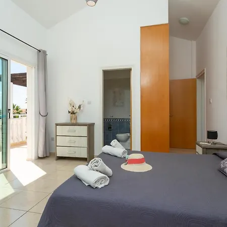 Queens Paradise 6 Villa