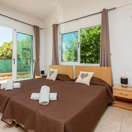 Queens Paradise 6 Villa *